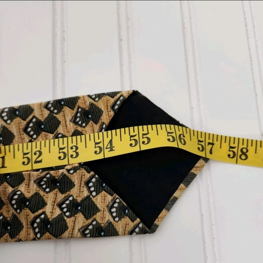 Oscar De La Renta Beige/Brown 100% Silk Abstract Designer Luxury Tie USA Made